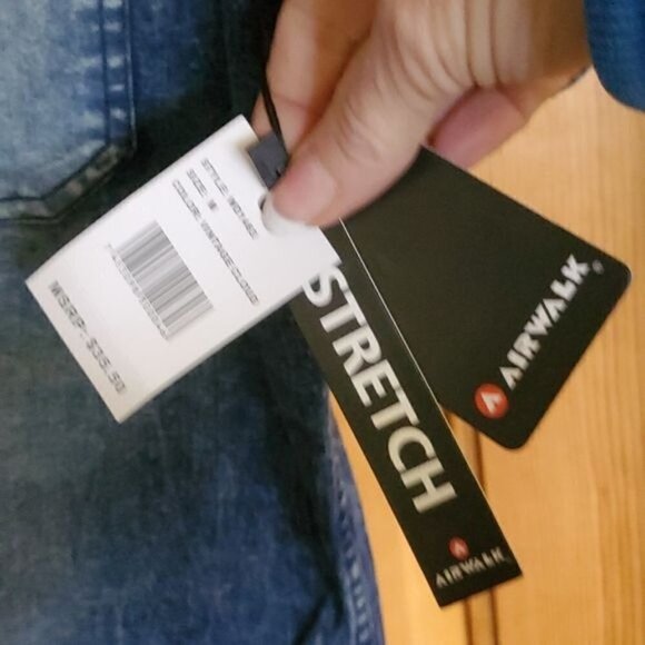 Airwalk Stretch Sz. M Cloud Blue Jean Short Sleeve Full Button Down Blouse Shirt - Picture 3 of 10